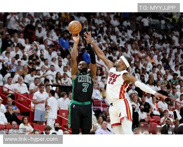 2020年NBA东部决赛首场热火与凯尔特人激战回顾与精彩瞬间分析 2020年NBA东部决赛首场热火与凯尔特人激战回顾与精彩瞬间分析