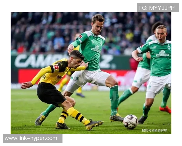 德甲经典对决回顾多特蒙德与沙尔克04的恩怨情仇与激烈较量 德甲经典对决回顾多特蒙德与沙尔克04的恩怨情仇与激烈较量